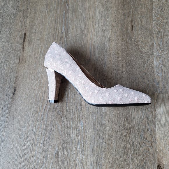 Pink Embroidered Heart Pointy Toed Pumps Size 39 - Picture 2 of 8